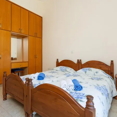 Halima Stefanos Villa *