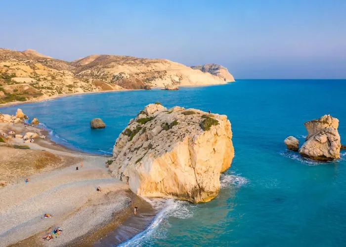 Halima Stefanos Willa Polis