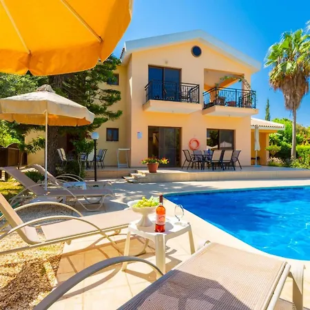 Halima Stefanos * Polis