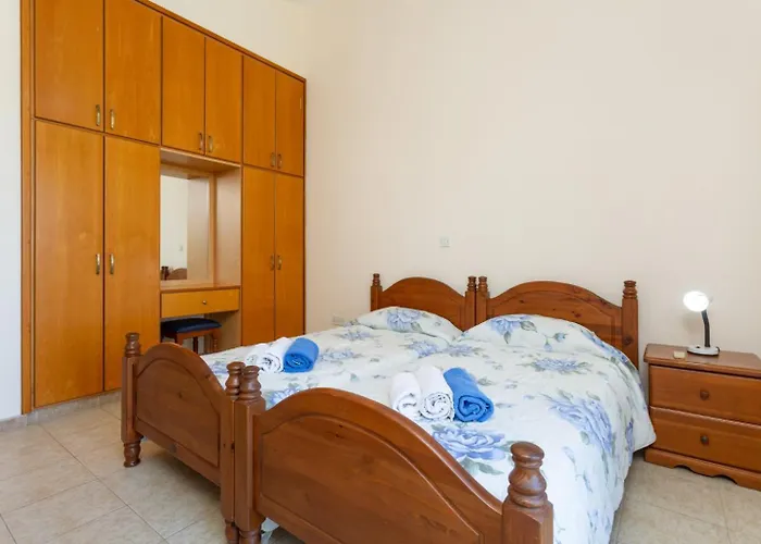 Halima Stefanos Villa *