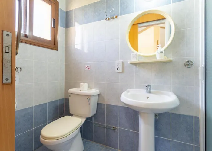 Halima Stefanos * Polis