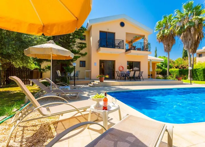 Halima Stefanos * Polis